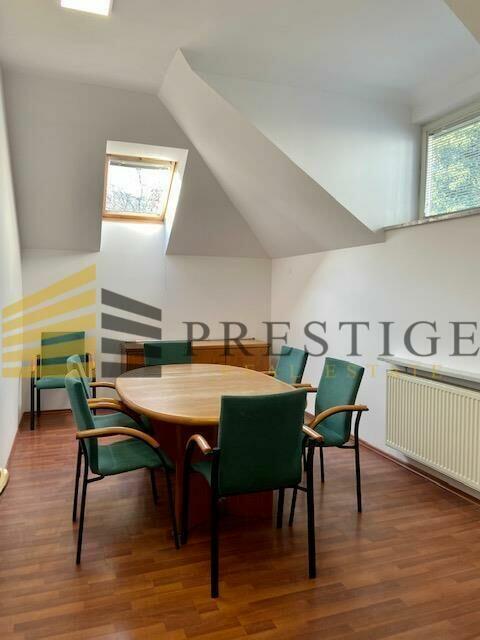 Dom wśród zieleni na cele IT - serwerownia