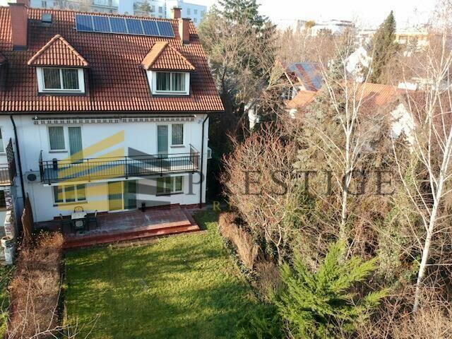 Dom wśród zieleni na cele IT - serwerownia