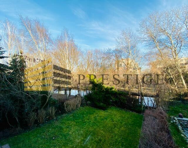 Dom wśród zieleni na cele IT - serwerownia