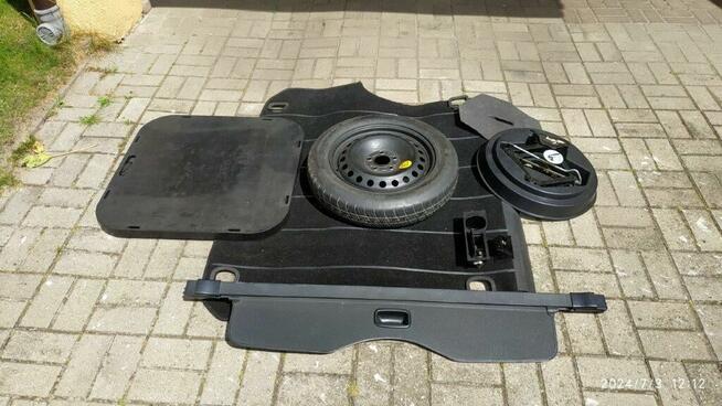 Ford mondeo MK3 kombi - wyposażenie bagażnika