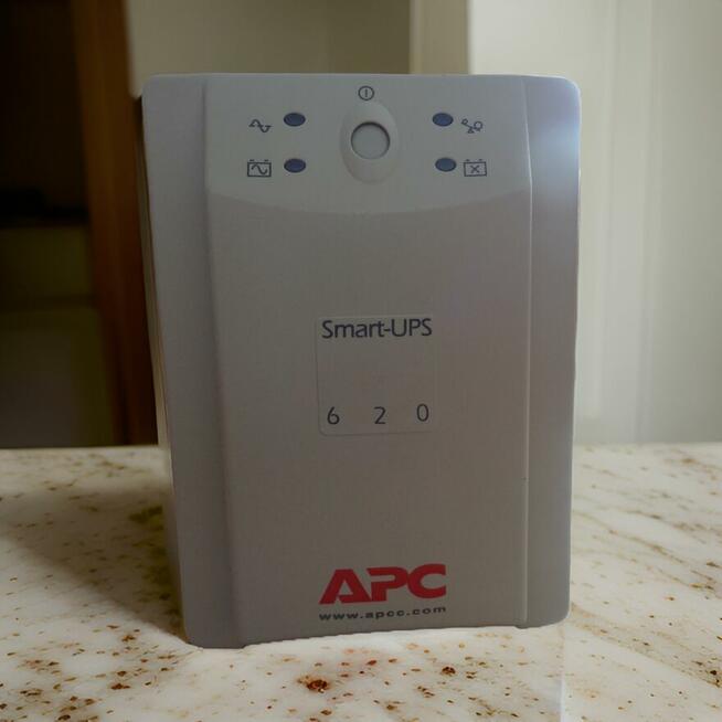 APC Smart-UPS 620 VA