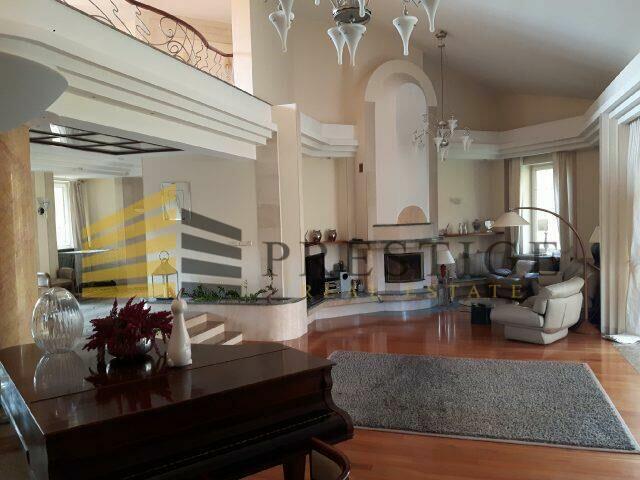 Luksusowa rezydencja z duzym ogrodem