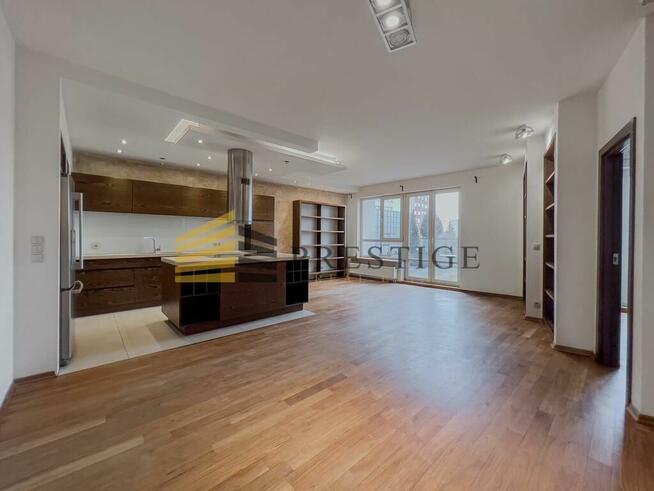 **Apartament z tarasem** Kameralne osiedle