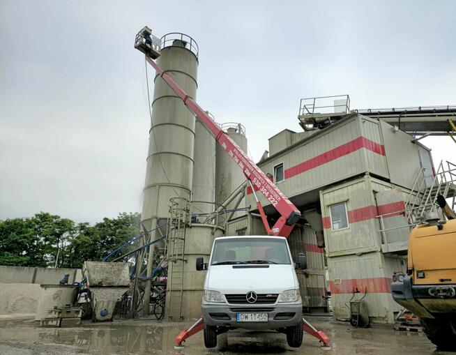 Podnośnik koszowy 20m 22m 25m 30m 35m 45m Zwyżka Strzelin