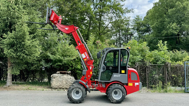 Ładowarka teleskopowa KMM 810T silnik Kubota