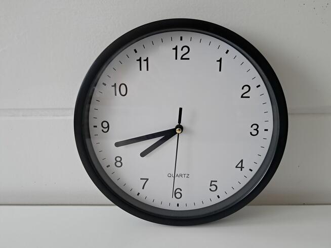 Zegar ścienny „Quartz”, do sprzedania