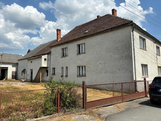 Zawada But – dwa domy o pow. 240 m2 i 120m2