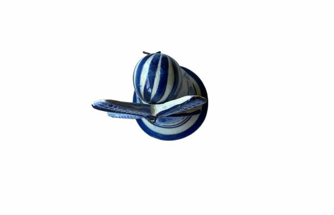 Fajansowa miniatura wiatraka holenderskiego ręcznie malowane