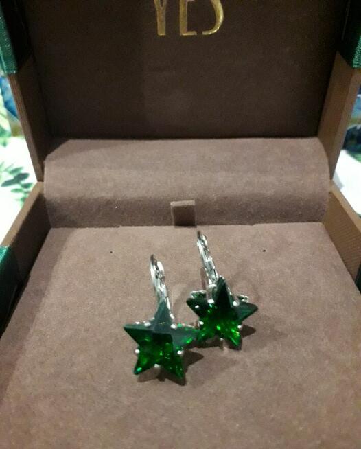 Srebrne kolczyki szmaragdowe gwiazdki Nowe