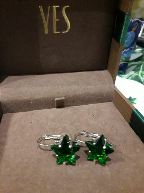 Srebrne kolczyki szmaragdowe gwiazdki Nowe
