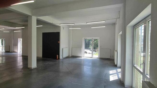 Lokal handlowy 200m2 lub połowa do wynajęcia w Cieszynie.