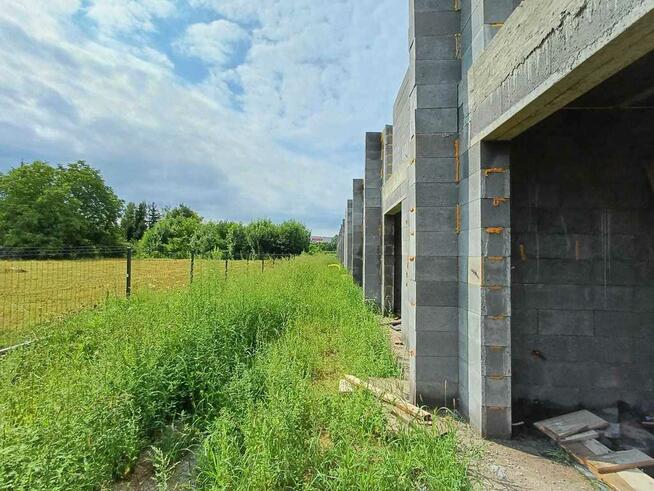 Nowoczesny dom w zabudowie szeregowej premium