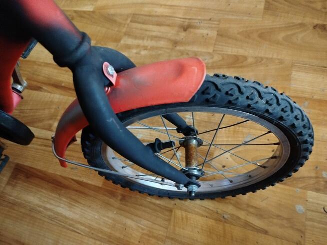 Rowerek z bocznymi kółkami