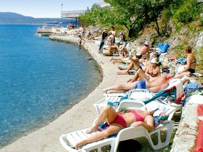 Chorwacja Kvarner POKOJE 30 m od morza HB bufety WINO PIWO!!