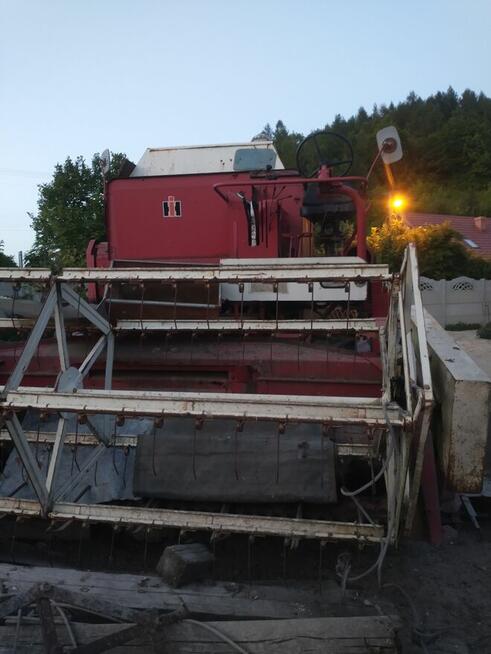Kombajn zbożowy International 431