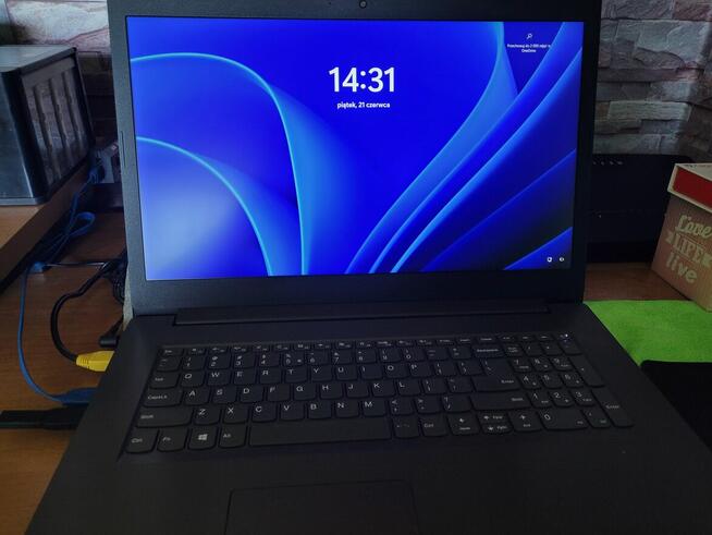 Laptop Ideapad Lenovo 17,3 cala sprzedam