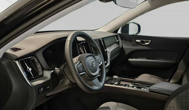 VOLVO XC60 Momentum B5 AWD