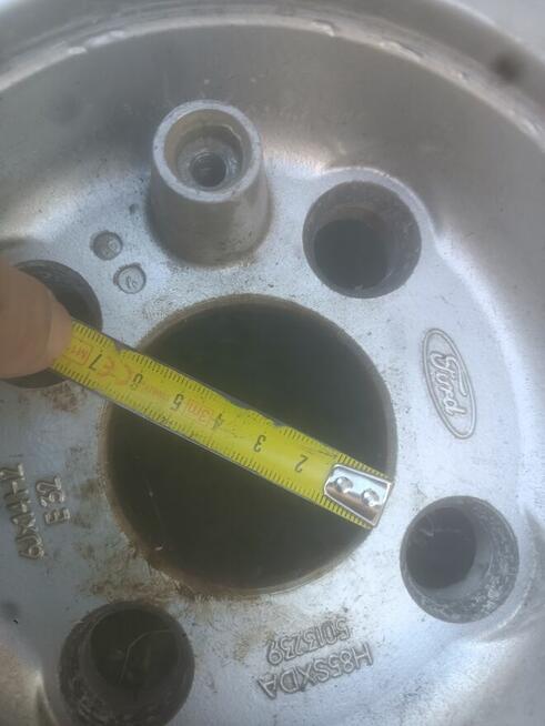 Sprzedam opony felgi aluminiowe z forda