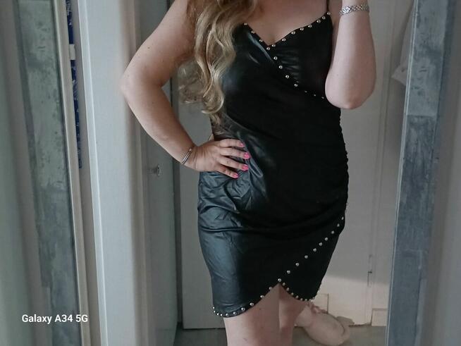 Lateksowa sukienka z dżetami, XL