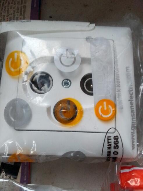 Nowe gniazdka elektryczne wyłączniki, TV,radio, fax, compute