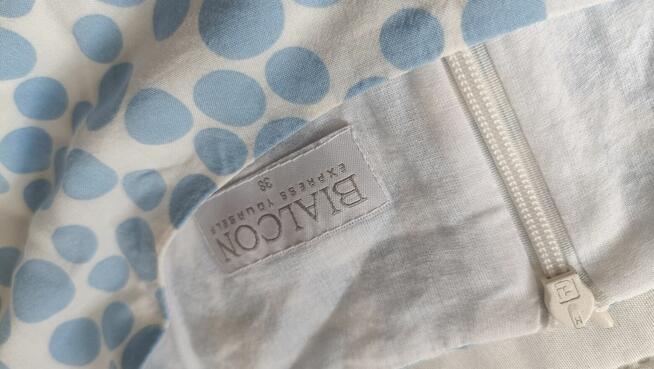 Piękna Sukienka w groszki z trzema falbanami i podszewką BIA