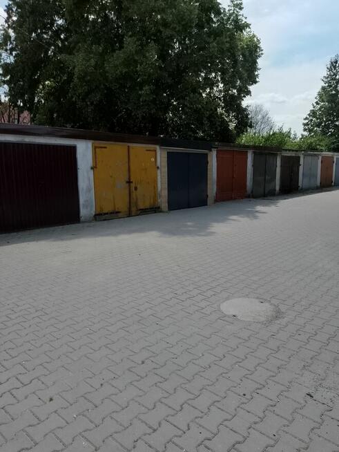 Samo centrum miasta. Działka z garażem murowanym.