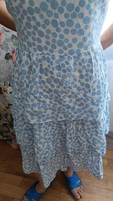 Piękna Sukienka w groszki z trzema falbanami i podszewką BIA