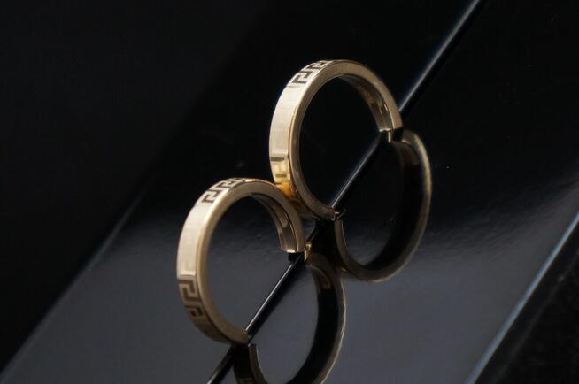 ELEGANCKIE ZŁOTE KOLCZYKI