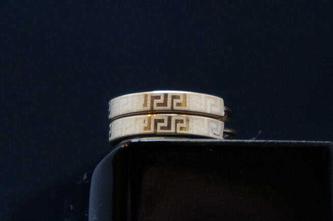 ELEGANCKIE ZŁOTE KOLCZYKI