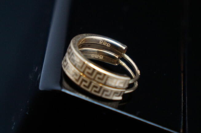 ELEGANCKIE ZŁOTE KOLCZYKI