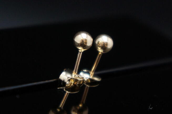 UROKLIWE ZŁOTE KOLCZYKI