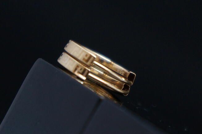 ELEGANCKIE ZŁOTE KOLCZYKI