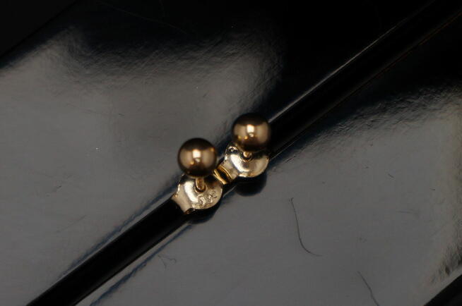 UROKLIWE ZŁOTE KOLCZYKI