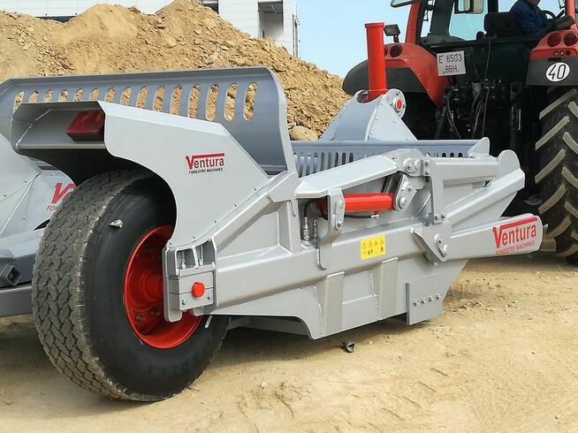 Równiarka terenu niwelator wyrównywarka ciężka ciągnikowa TLAS