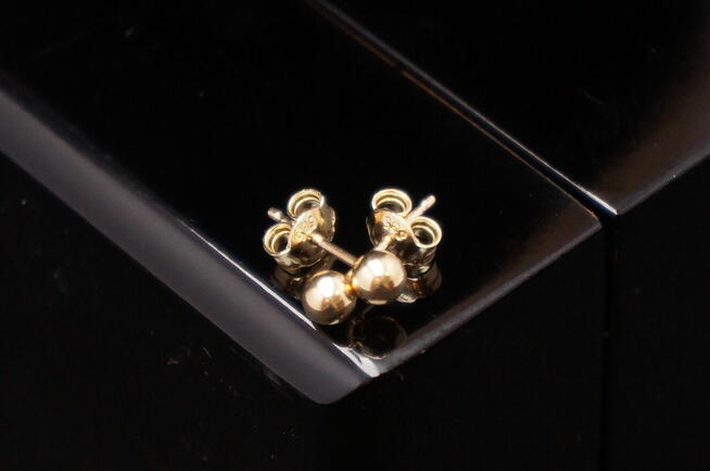 UROKLIWE ZŁOTE KOLCZYKI