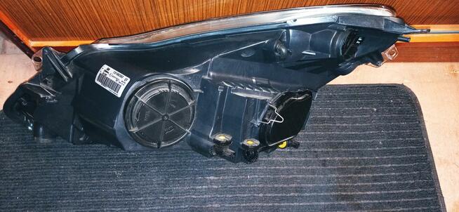 Lampa przednia Corsa D