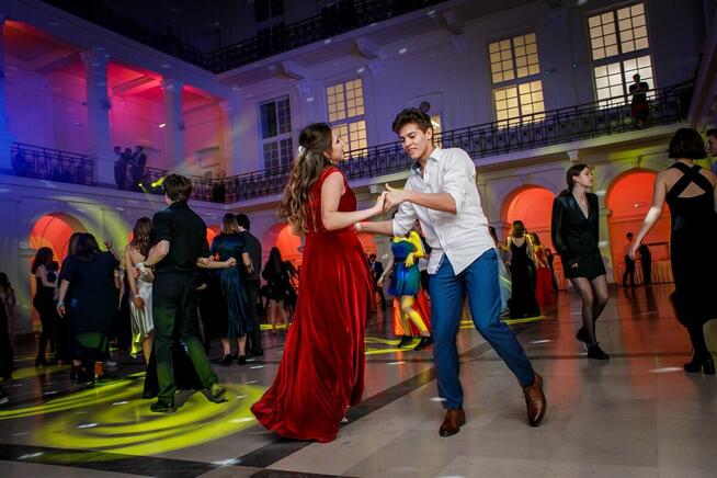 Wideofilmowanie studniówek, nowocześnie, muzyczne klimaty