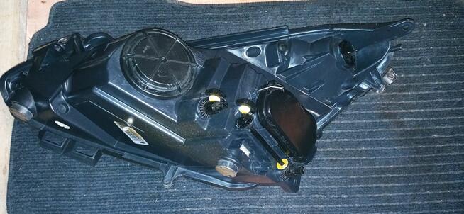 Lampa przednia Corsa D