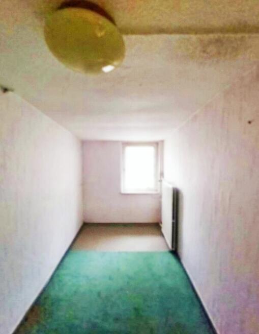 Niemcy Dom piętrowy z tarasem KW do zamieszkania. Nowy dach.