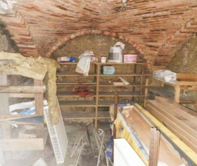 Niemcy Dom piętrowy z tarasem KW do zamieszkania. Nowy dach.