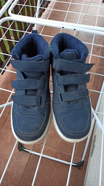 Buty jesienno-zimowe z ociepleniem w środku