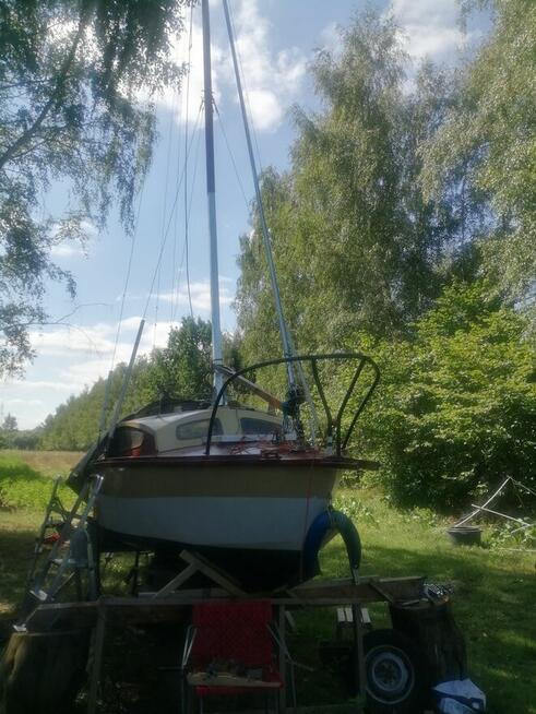 jacht typu Silhouette, stan dobry