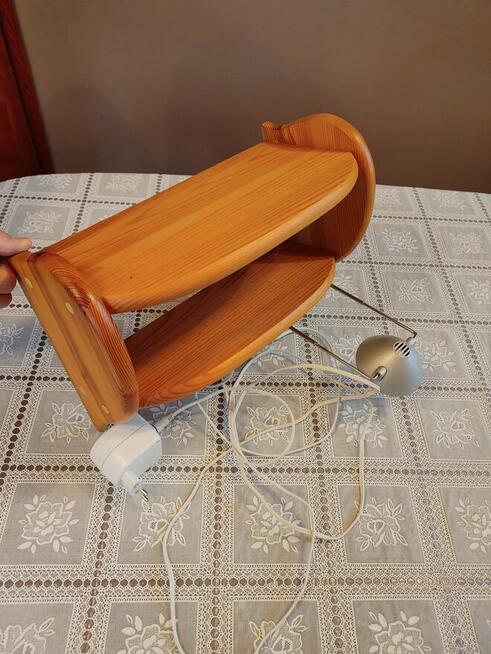 Mała półka sosnowa ścianna z lampką - zestaw