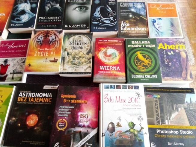 Książki bestsellery do sprzedania za 10 i 15 zl