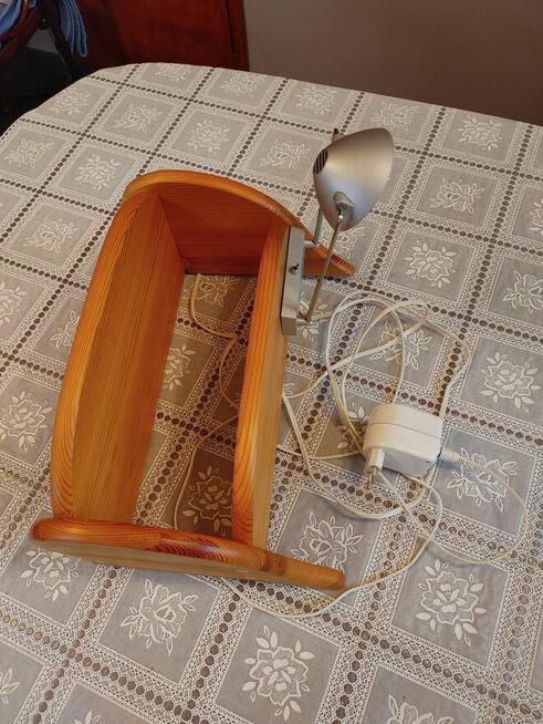 Mała półka sosnowa ścianna z lampką - zestaw