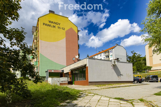 Budynek usługowy, działka, lokal w centrum osiedla