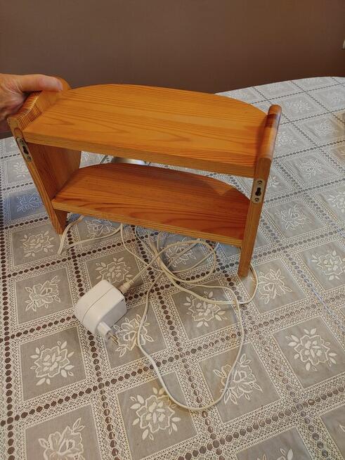 Mała półka sosnowa ścianna z lampką - zestaw