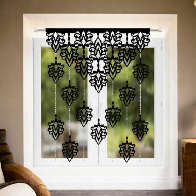 Czarne panele ażurowe 100x150 cm, firany z koralikami