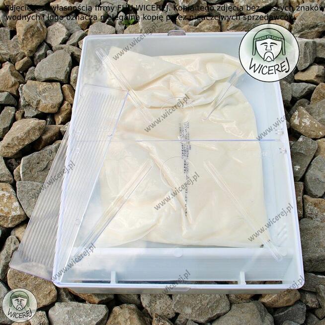 Podkarmiaczka skrzynkowa plastikowa 1,5L dla Pszczół na syro