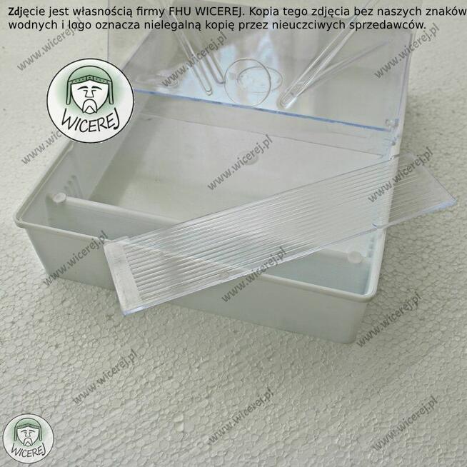 Podkarmiaczka skrzynkowa plastikowa 1,5L dla Pszczół na syro